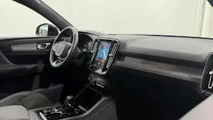 VOLVO XC40 2.0 B5 MH Ultimate Dark A
