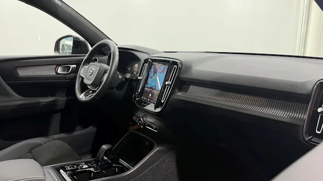 VOLVO XC40 2.0 B5 MH Ultimate Dark A