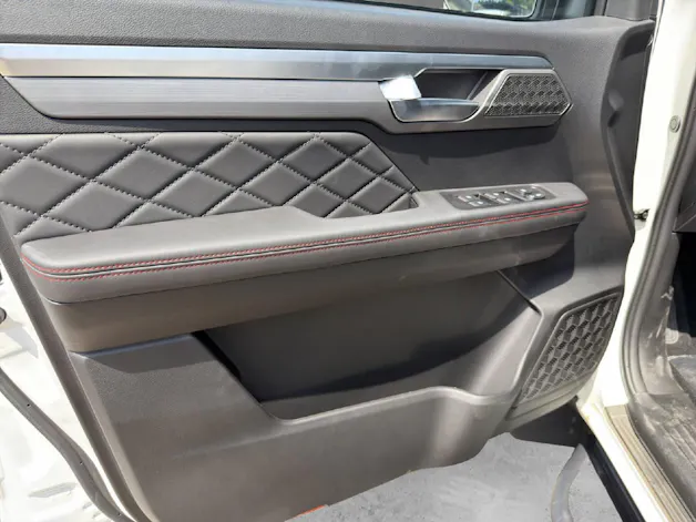 JAC T9 EV Luxury