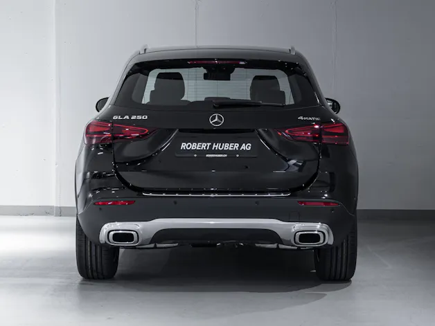 MERCEDES-BENZ GLA 250 4MATIC Swiss Star
