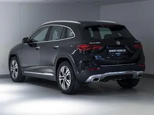 MERCEDES-BENZ GLA 250 4MATIC Swiss Star
