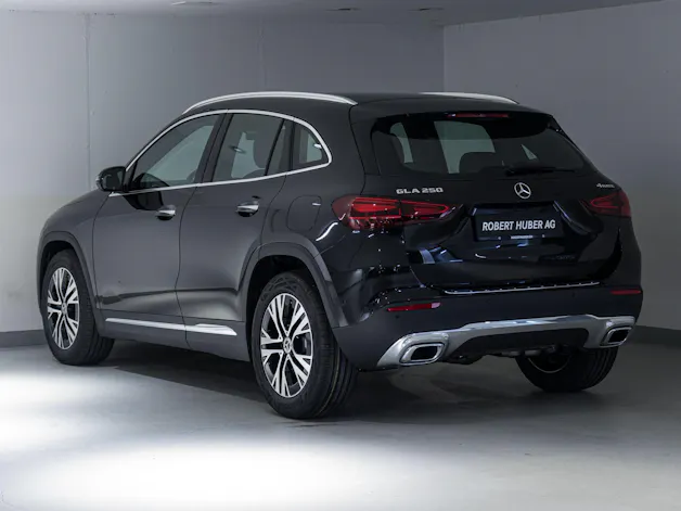 MERCEDES-BENZ GLA 250 4MATIC Swiss Star