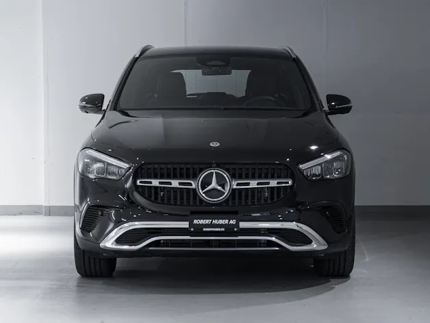 MERCEDES-BENZ GLA 250 4MATIC Swiss Star