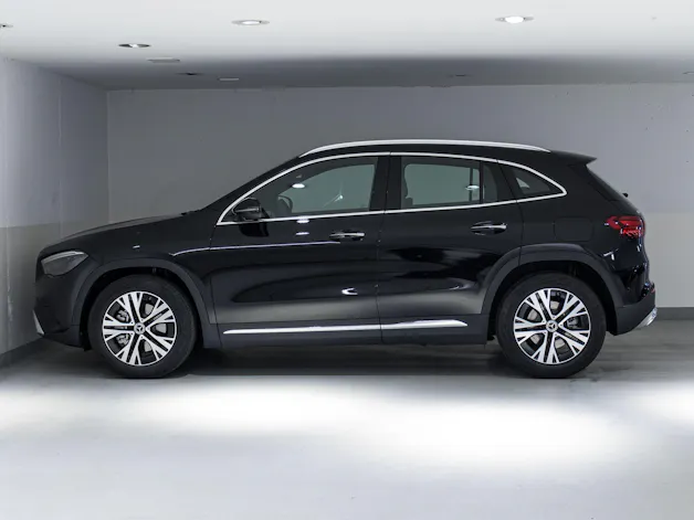 MERCEDES-BENZ GLA 250 4MATIC Swiss Star