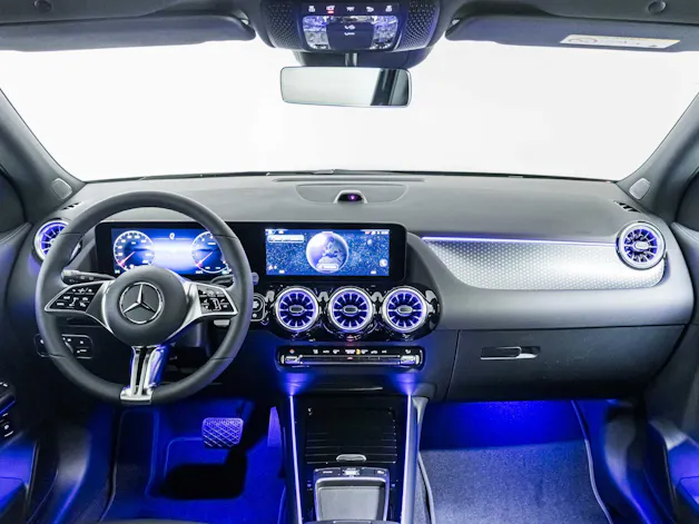 MERCEDES-BENZ GLA 250 4MATIC Swiss Star