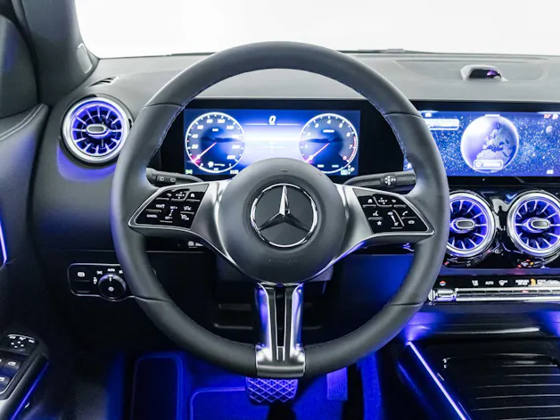 MERCEDES-BENZ GLA 250 4MATIC Swiss Star