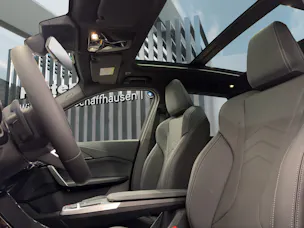 BMW X1 30e xDrive paddles