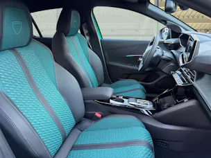 PEUGEOT 208 1.2 Hybrid Envy