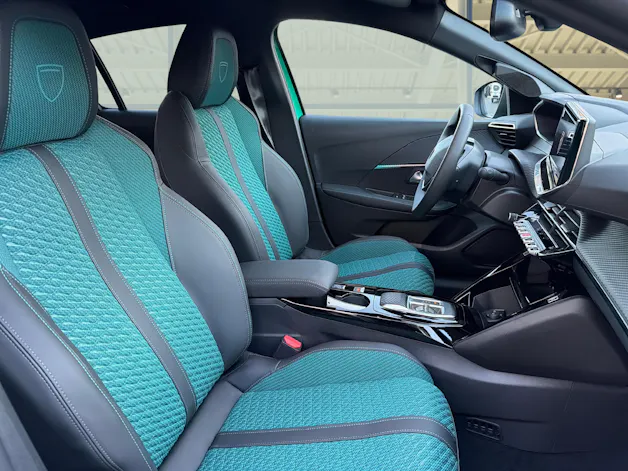 PEUGEOT 208 1.2 Hybrid Envy
