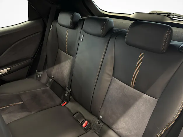Lexus LBX 1.5 Hybrid Cool AWD