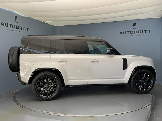 Land Rover Defender 110 4.4 V8 Octa
