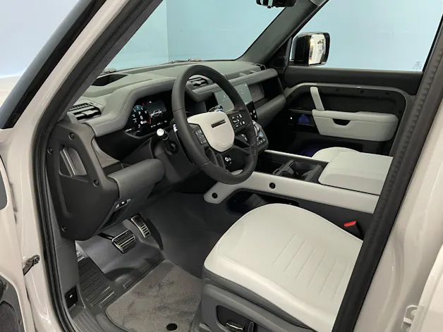 Land Rover Defender 110 4.4 V8 Octa