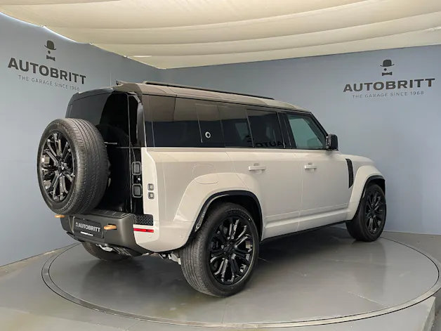 Land Rover Defender 110 4.4 V8 Octa