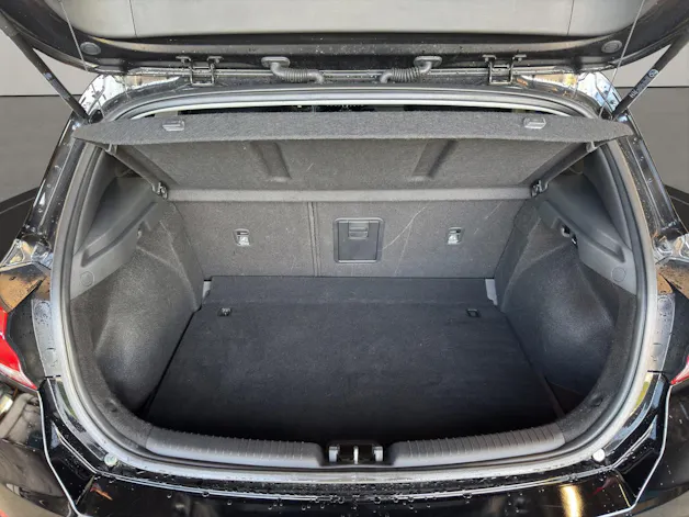 HYUNDAI i30 1.5 T-GDi Amplia