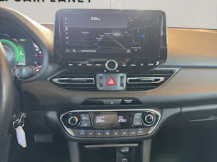 HYUNDAI i30 1.5 T-GDi Amplia