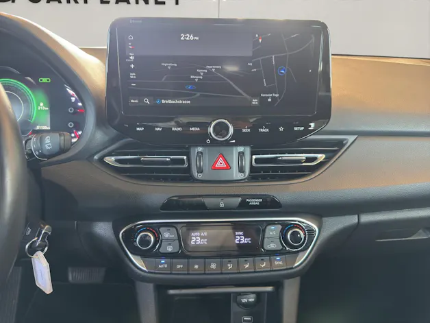HYUNDAI i30 1.5 T-GDi Amplia