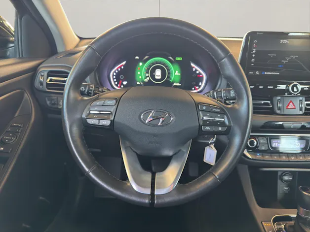 HYUNDAI i30 1.5 T-GDi Amplia