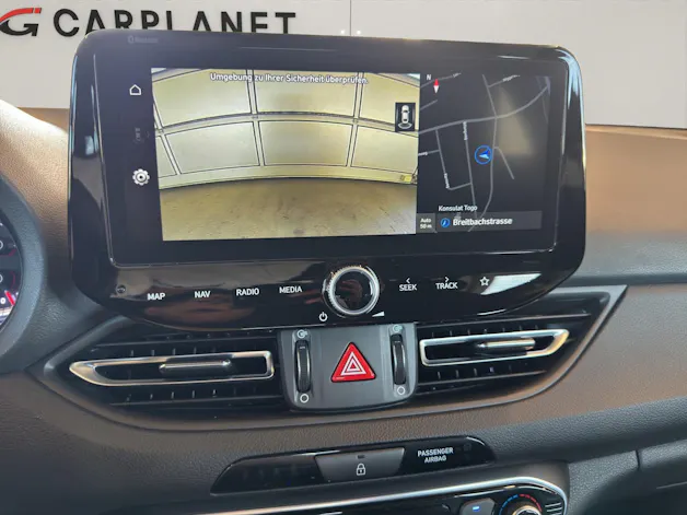 HYUNDAI i30 1.5 T-GDi Amplia