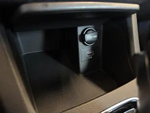 HYUNDAI i30 1.5 T-GDi Amplia