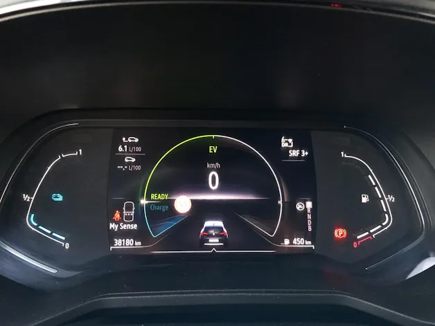 RENAULT Clio 1.6 E-Tech techno