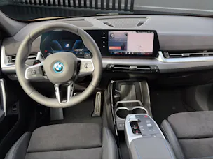 BMW X1 30e xDrive paddles