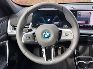 BMW X1 30e xDrive paddles