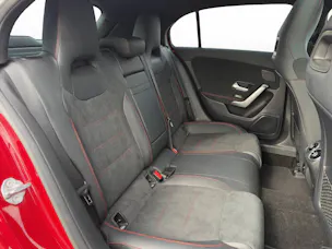 MERCEDES-BENZ A 250 e AMG Line