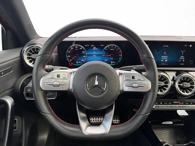 MERCEDES-BENZ A 250 e AMG Line