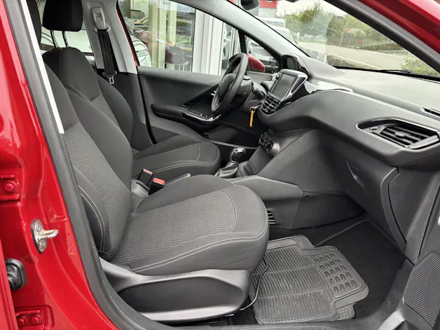 PEUGEOT 208 1.2 PureTech Active