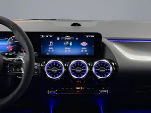 MERCEDES-BENZ GLA-Klasse H247 GLA 250 Swiss Star AMG Line 4matic