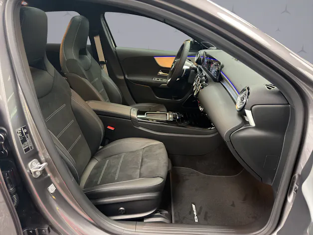 MERCEDES-BENZ A-Klasse W177 A 250 AMG Line 4m