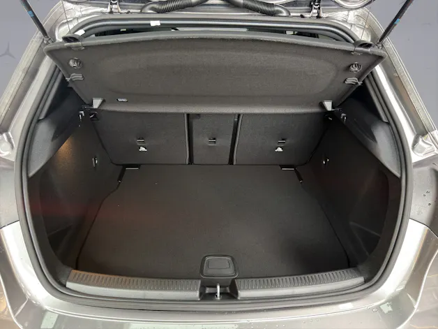 MERCEDES-BENZ A-Klasse W177 A 250 AMG Line 4m