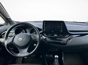 immagine del veicolo TOYOTA C-HR 2.0 VVTi HSD Trend