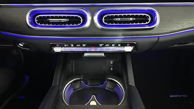 https://vehicle.imgix.net/4530699/c186f264-1066-4fb2-bc75-fa420e2bbb05.jpg