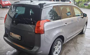 PEUGEOT 5008 2.0 BlueHDi Allure Sensation