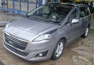 PEUGEOT 5008 2.0 BlueHDi Allure Sensation