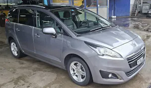 PEUGEOT 5008 2.0 BlueHDi Allure Sensation