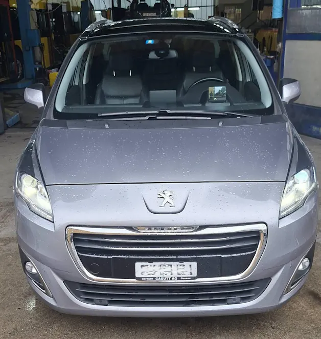 PEUGEOT 5008 2.0 BlueHDi Allure Sensation