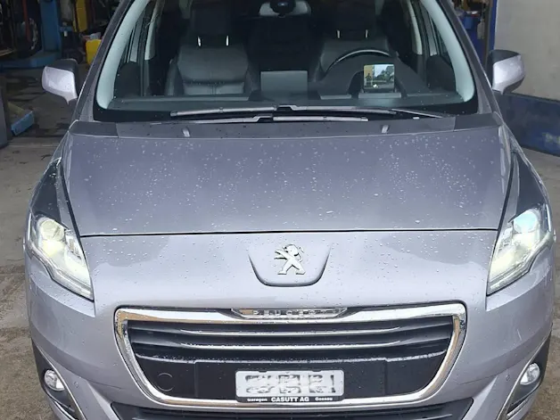 PEUGEOT 5008 2.0 BlueHDi Allure Sensation