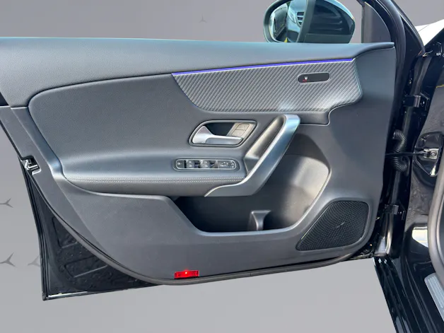 MERCEDES-BENZ A-Klasse W177 A 200 Night Star