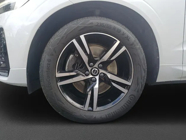 VOLVO XC60 2.0 B4 MH R-Design AWD