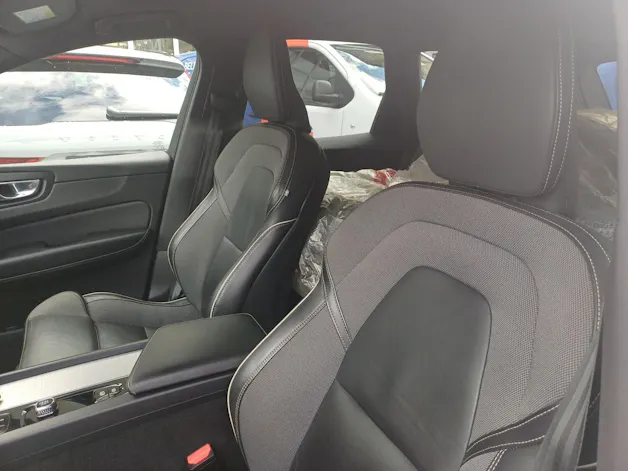 VOLVO XC60 2.0 B4 MH R-Design AWD