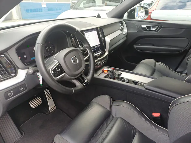 VOLVO XC60 2.0 B4 MH R-Design AWD