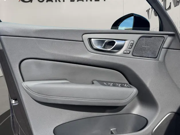 VOLVO XC60 2.0 T6 TE Plus Dark eAWD