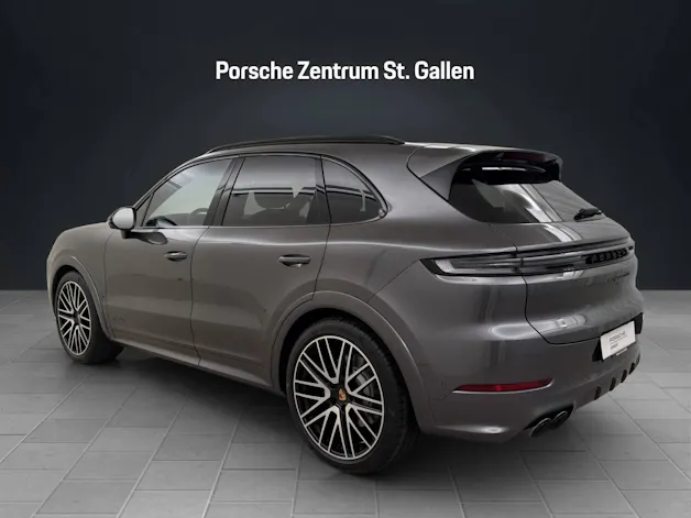 PORSCHE Cayenne GTS