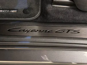 PORSCHE Cayenne GTS