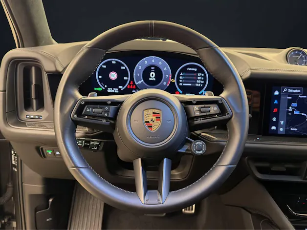 PORSCHE Cayenne GTS