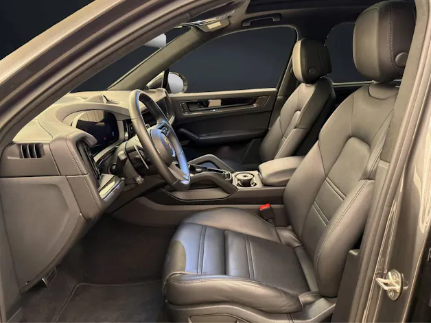 PORSCHE Cayenne GTS