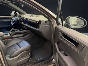 PORSCHE Cayenne GTS