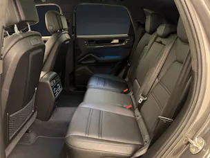 PORSCHE Cayenne GTS